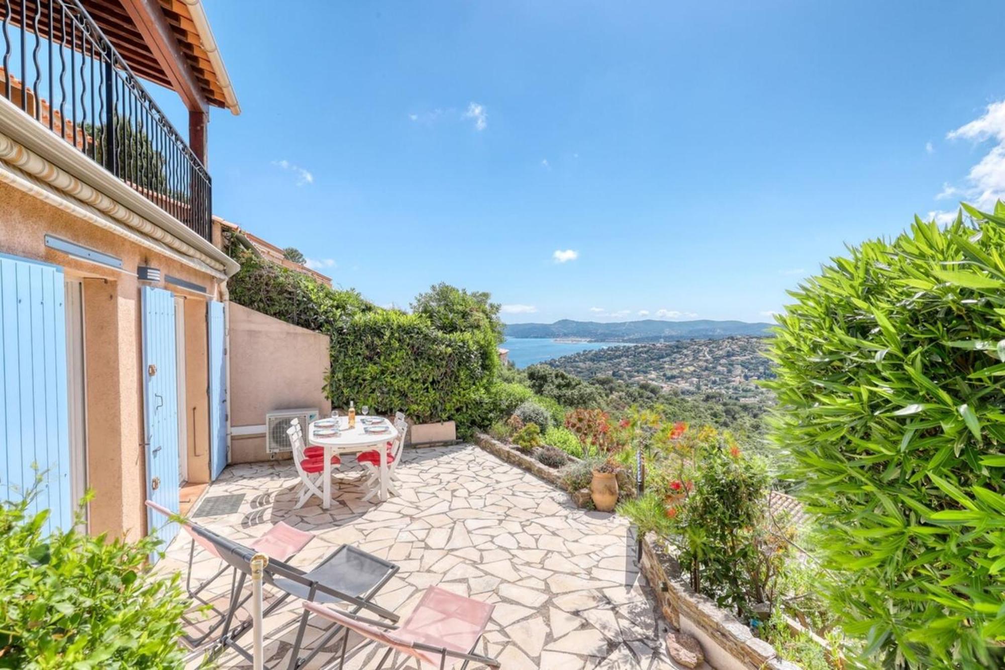Exceptional View In Saint-Clair For 4 People Διαμέρισμα Le Lavandou Εξωτερικό φωτογραφία